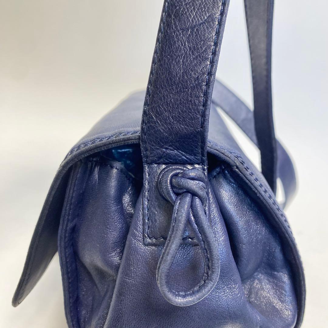 ロエベ ネイビー ナッパレザーショルダーバッグ アナグラム メタリック