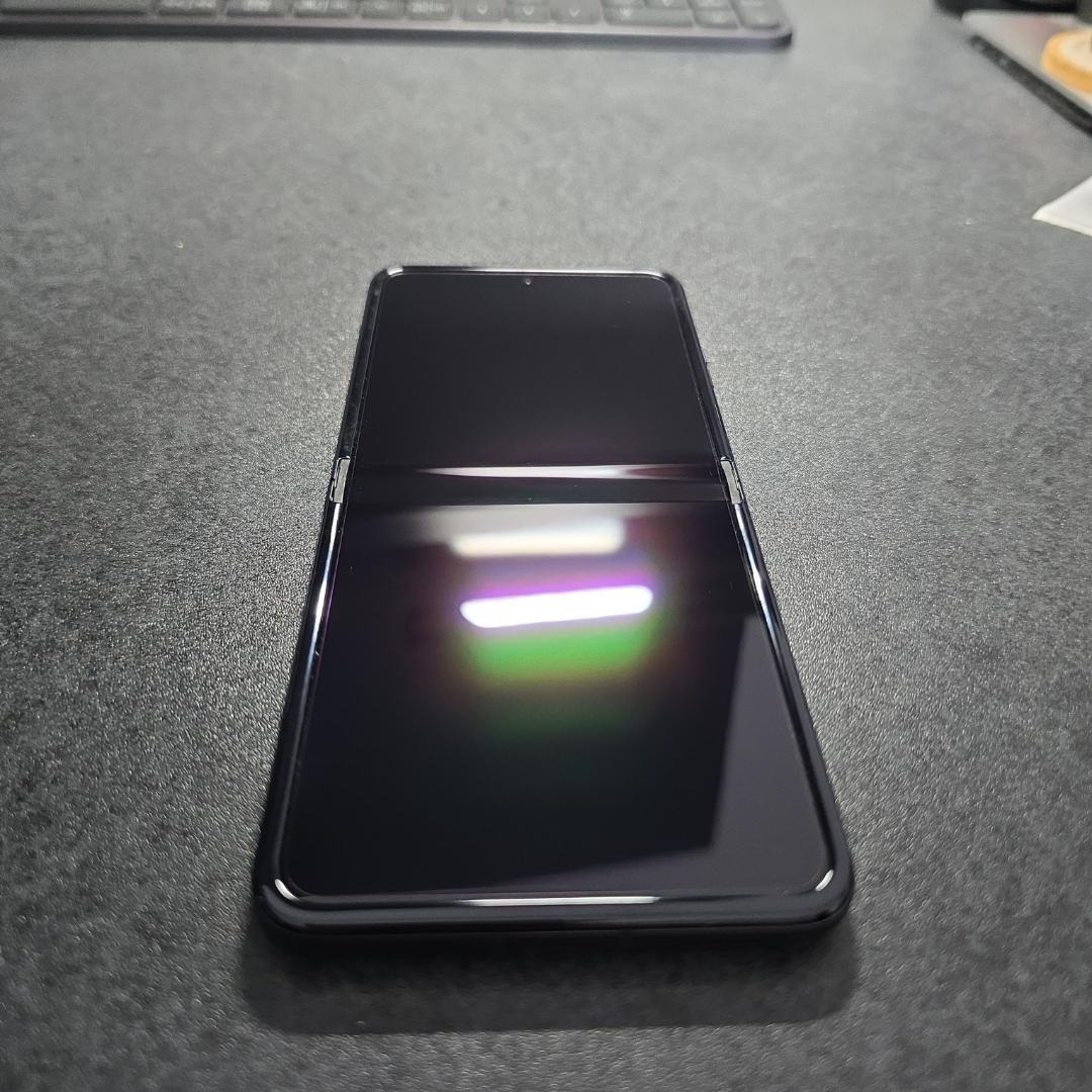 [使用時間・短期] motorola razr 50s コアラグレイ オマケ多数