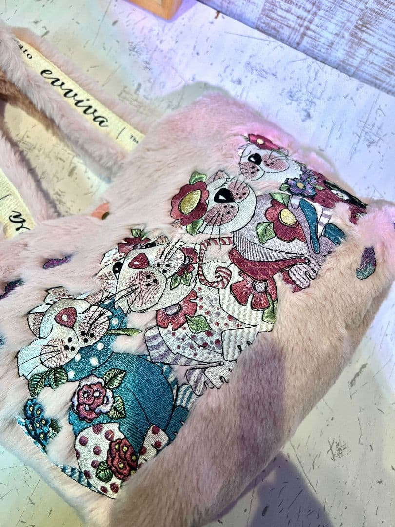 ロラライハリス♡ピンクファー生地♡刺繍のバッグ♡