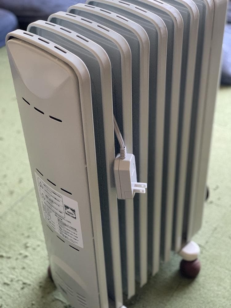 DeLonghi デロンギ 　オイルヒーター