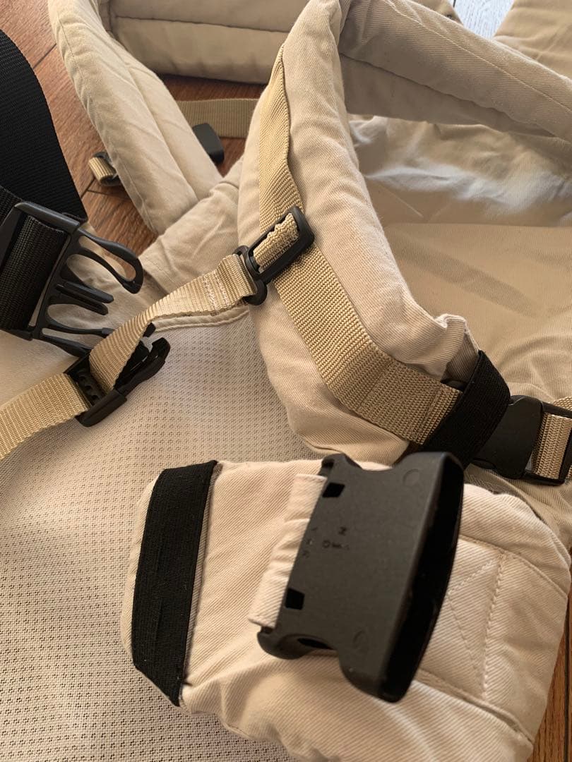 ファムキャリーメッシュ　ベージュ チェック柄 抱っこ紐　おんぶ紐　ファムベリー