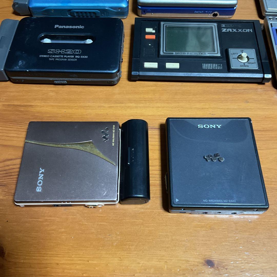 昭和レトロ、ウオークマン 、ラジオ、ゲームジャンク
