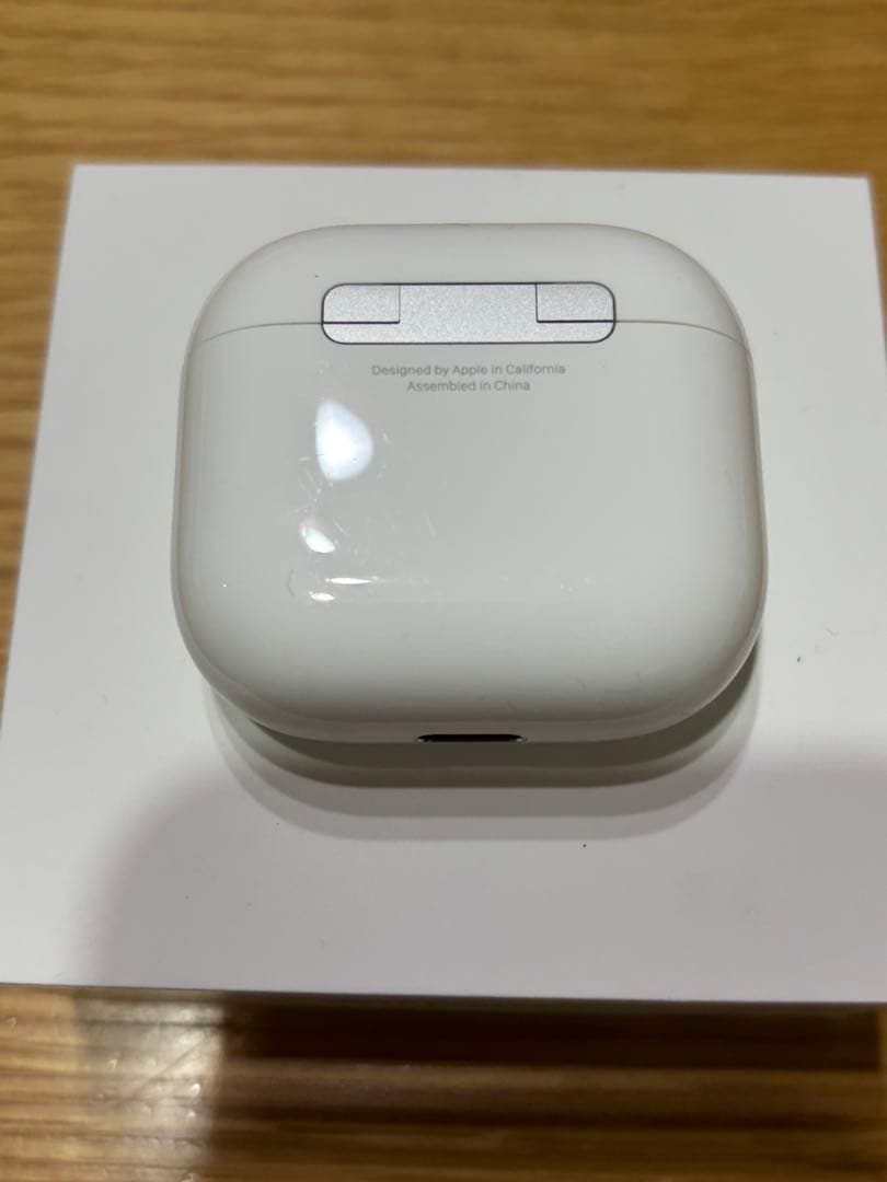 Apple AirPods 4 本体　アクティブノイズキャンセリングなし