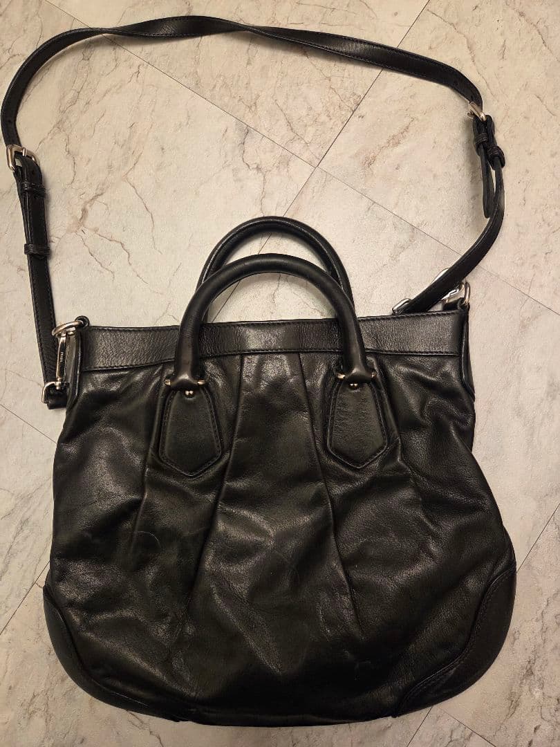 PRADA レザーショルダーバッグ
