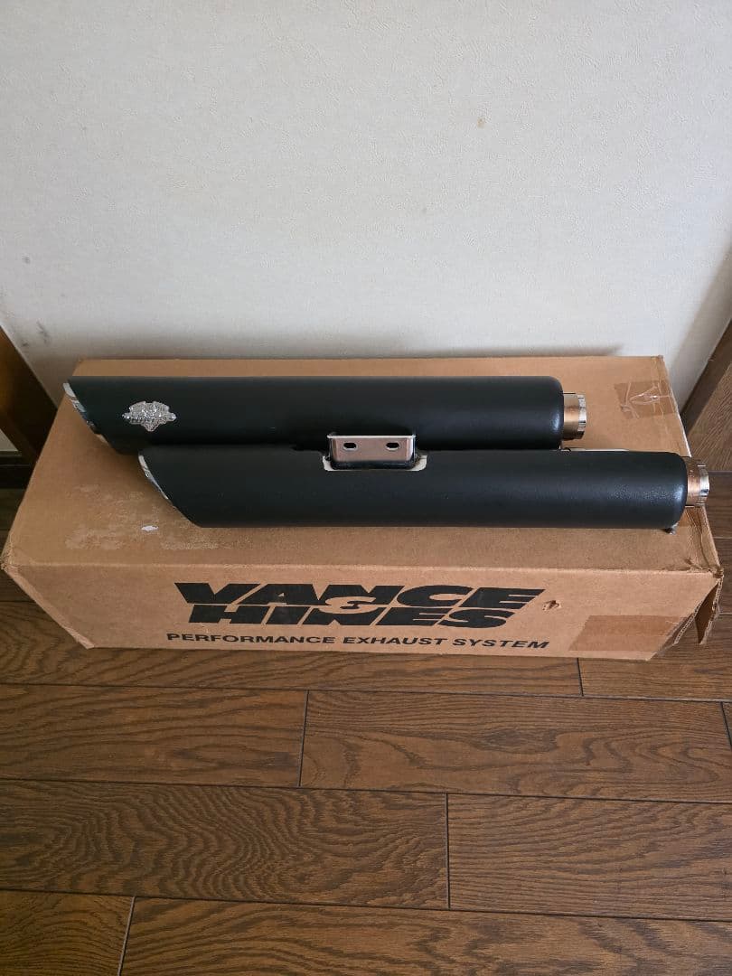 バンス＆ハインズ　ソフティル用スリップオンマフラー