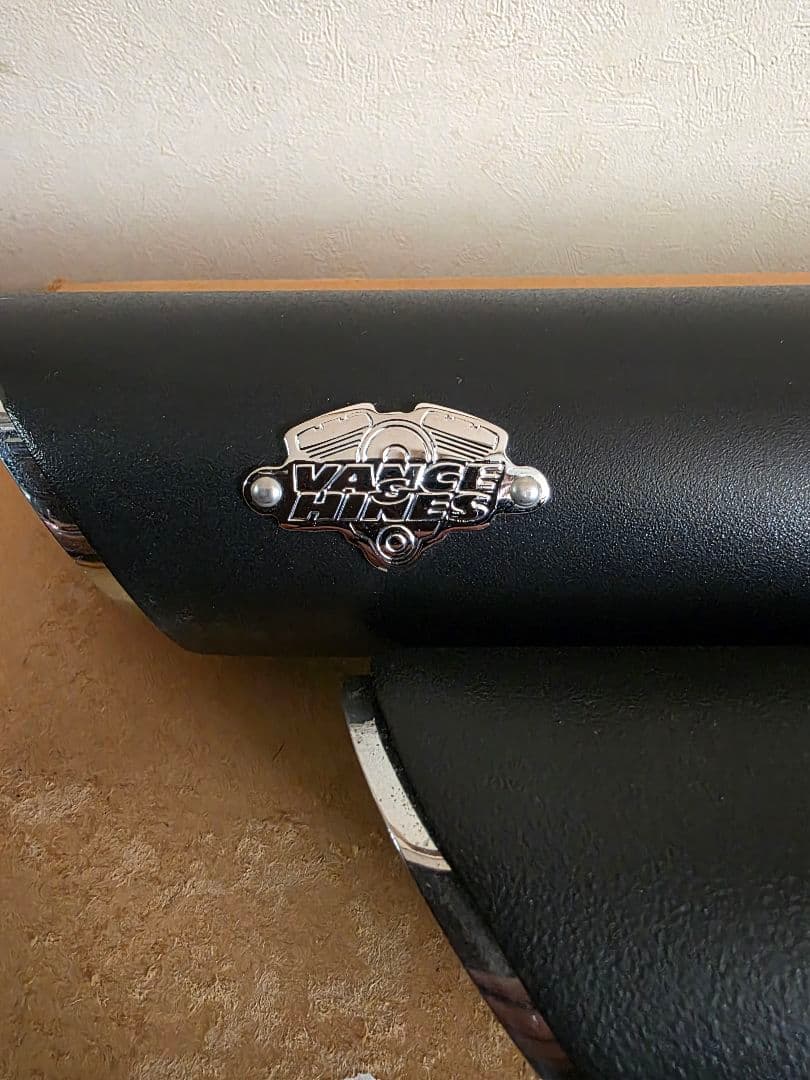 バンス＆ハインズ　ソフティル用スリップオンマフラー