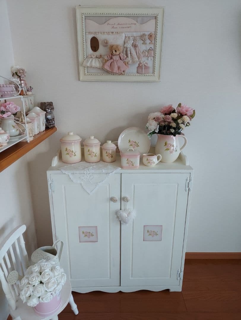 イマン、ダイアナローズ、白家具、カントリー家具フレンチカントリー家具キャビネット