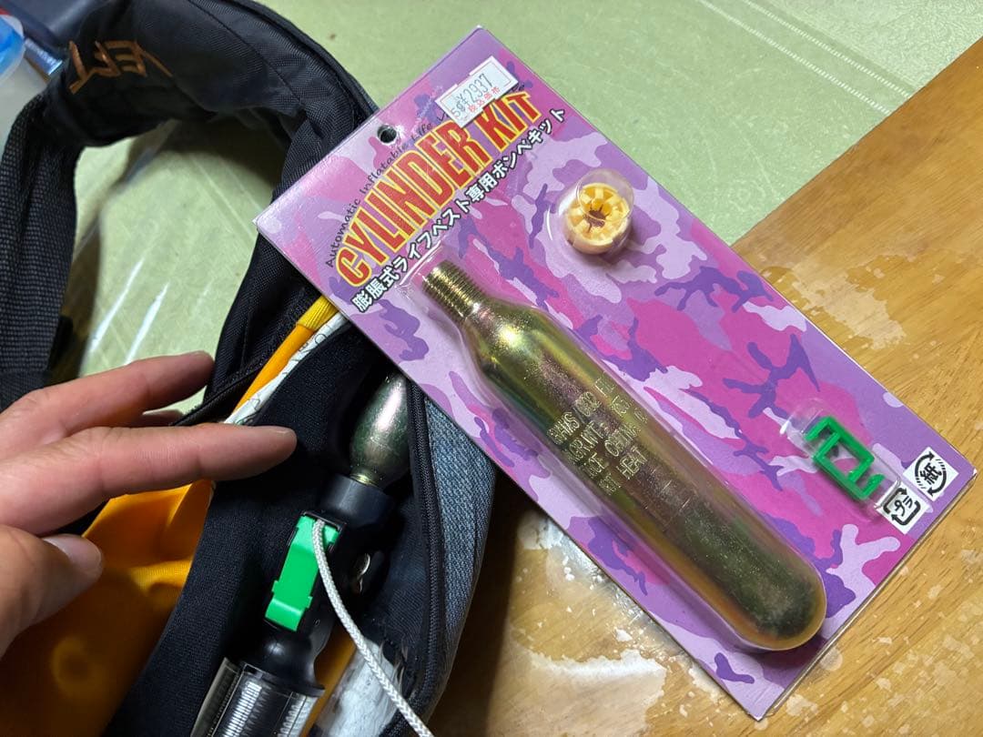 34 THIRTY FOUR★ブルーストーム自動膨張救命胴衣★桜★交換ボンベ付き