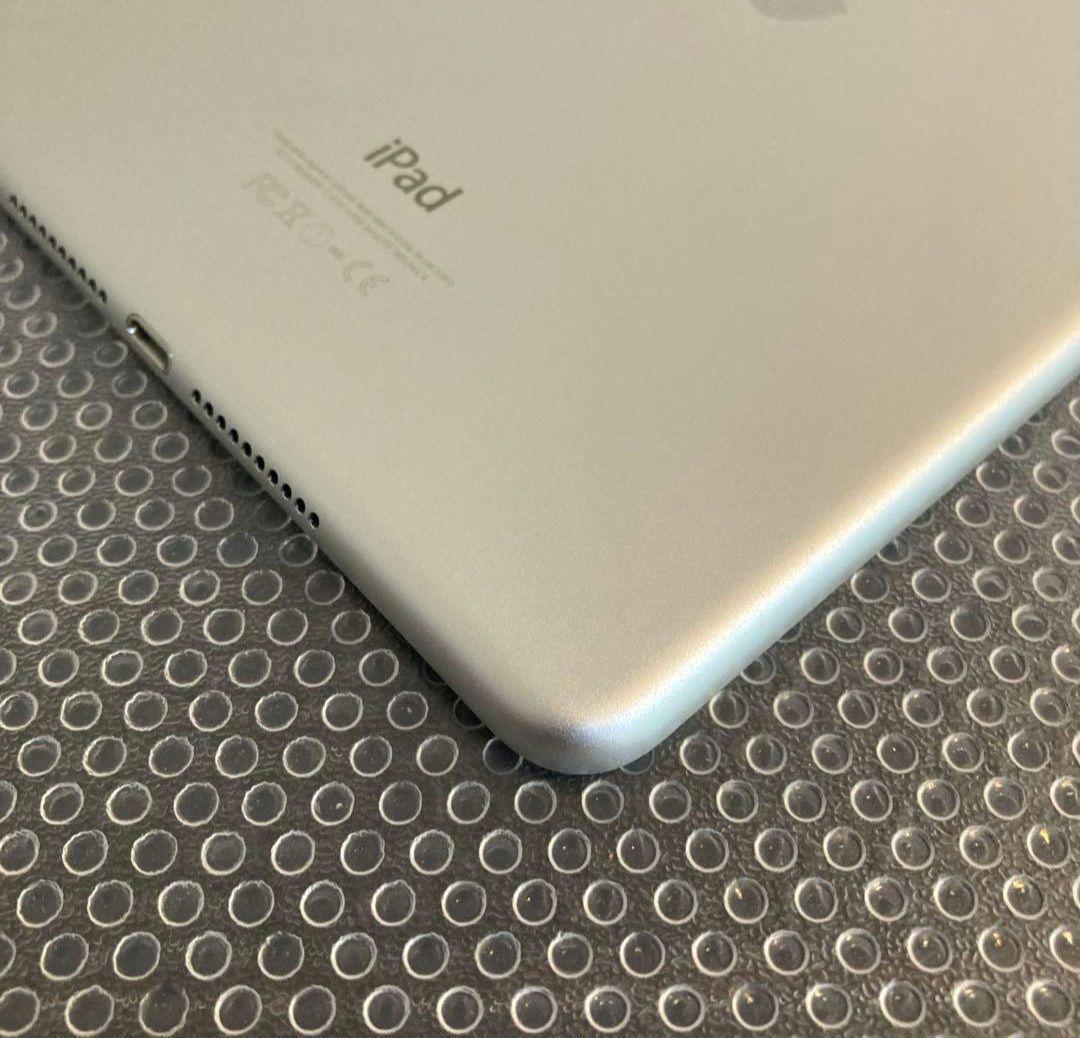 iPad mini 4 32GB SIMフリー 美品