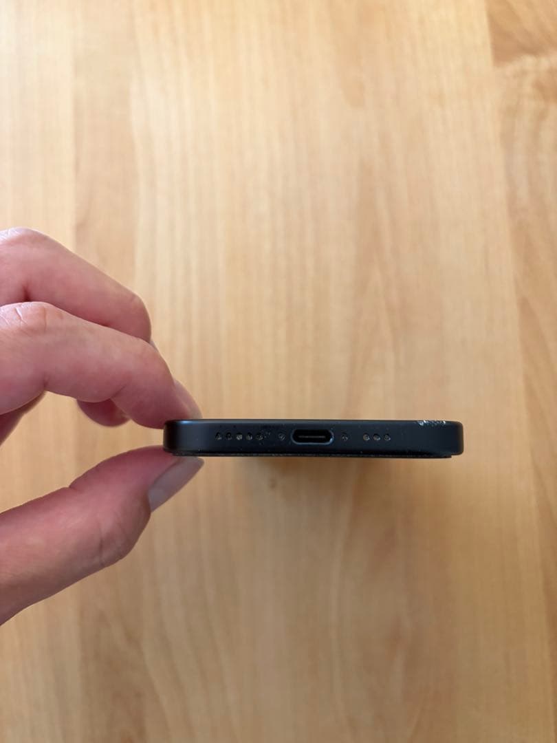 iPhone 15 ブラック 128GB本体　最大容量85%