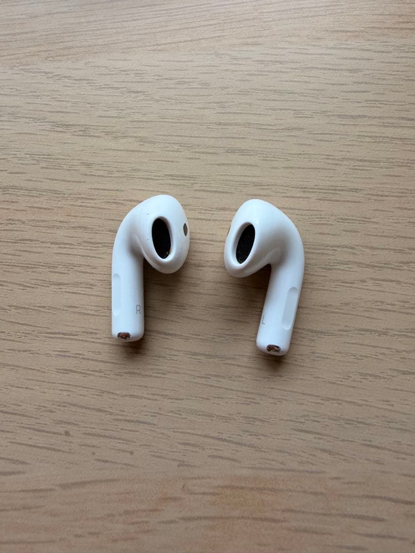 p*8様 AirPods 4 ANC 本体