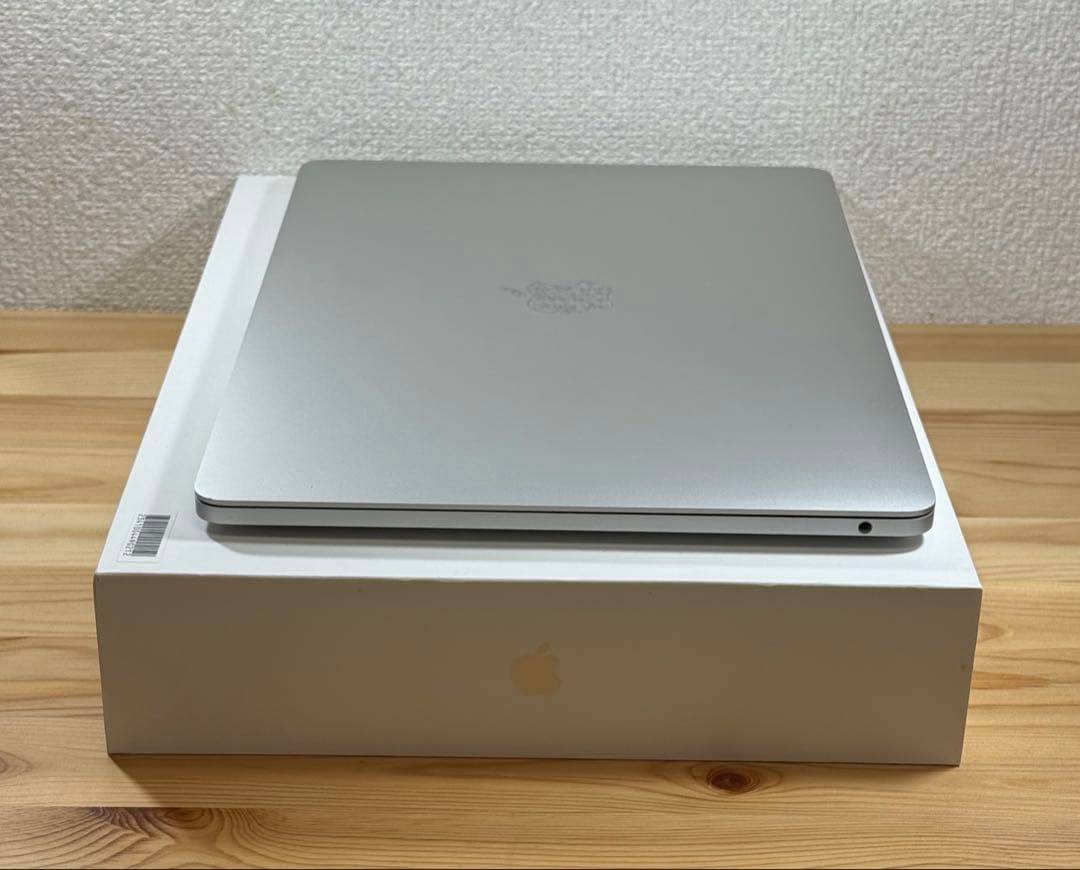 MacBook本体 MacBook Pro 13 2020 Touch Bar i5/8/500