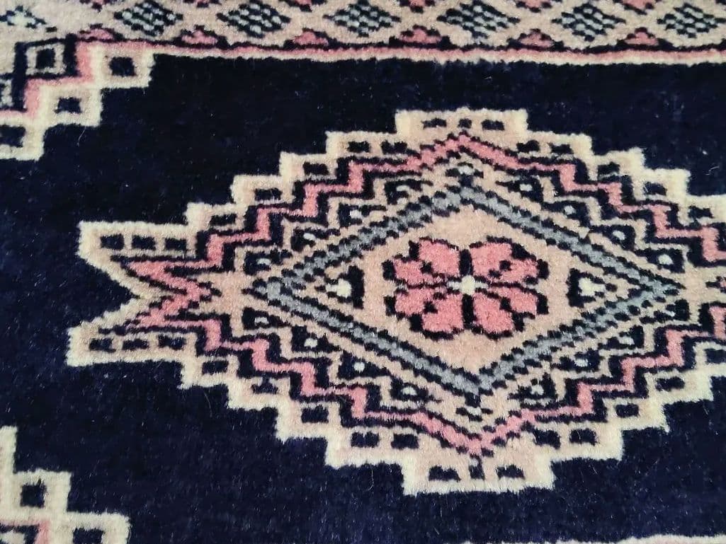 64x84cmパキスタン製手織りラグ　マット