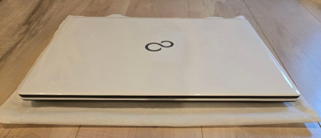 【ほぼ未使用品】富士通 LIFEBOOK AH480/H プレミアムホワイト