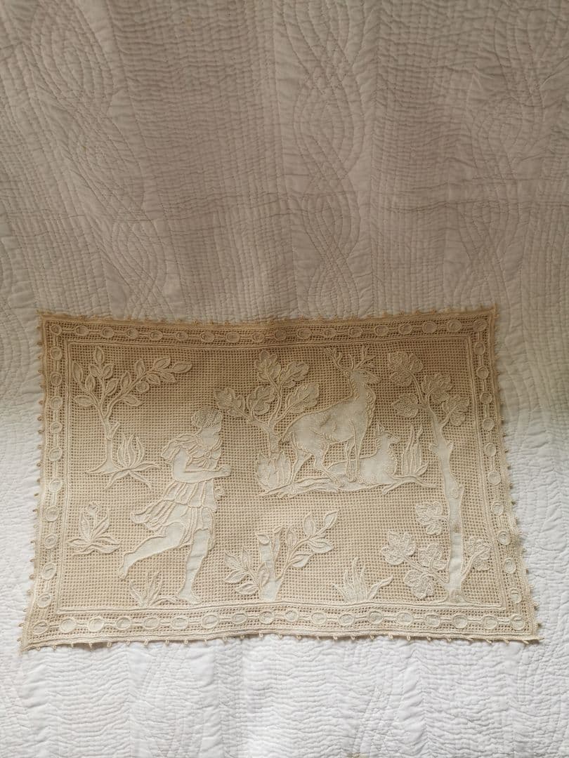アンティークイタリア ブラットレース刺繍マット 森林の女神と鹿 狩りの神話 古典