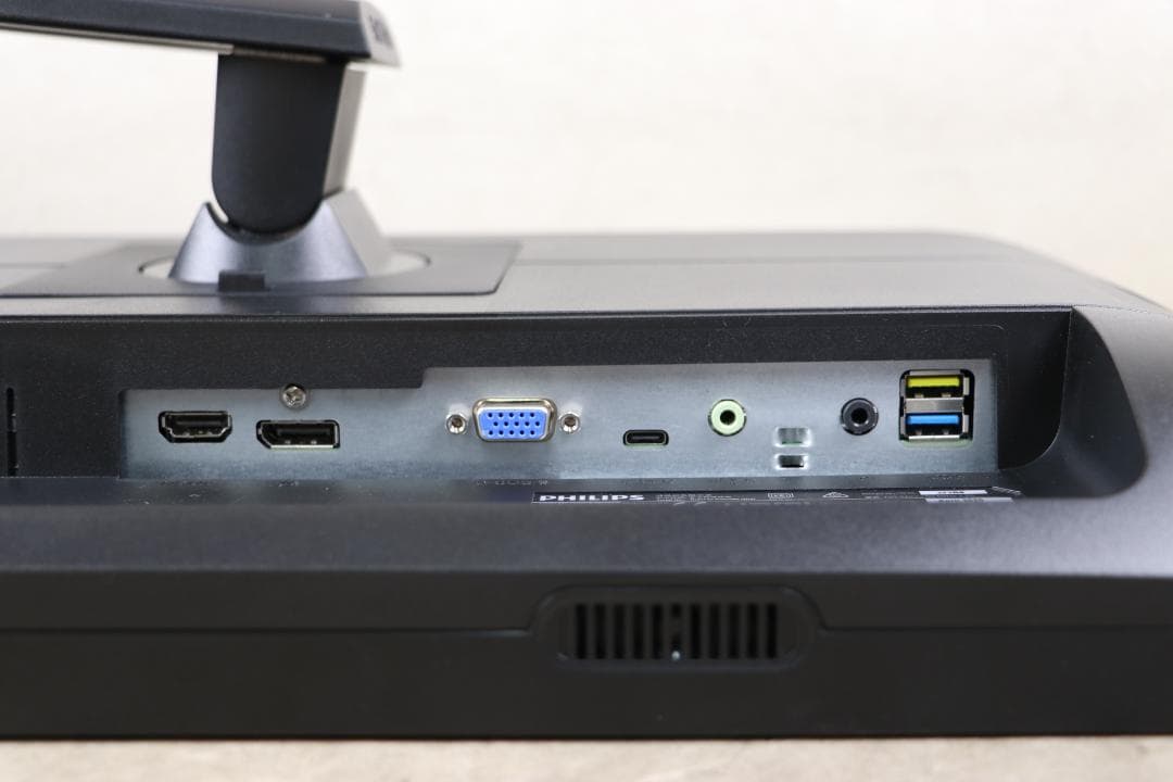 超狭額　PHILIPS　23.8型　フルHD　Type-C　スピーカー　IPS