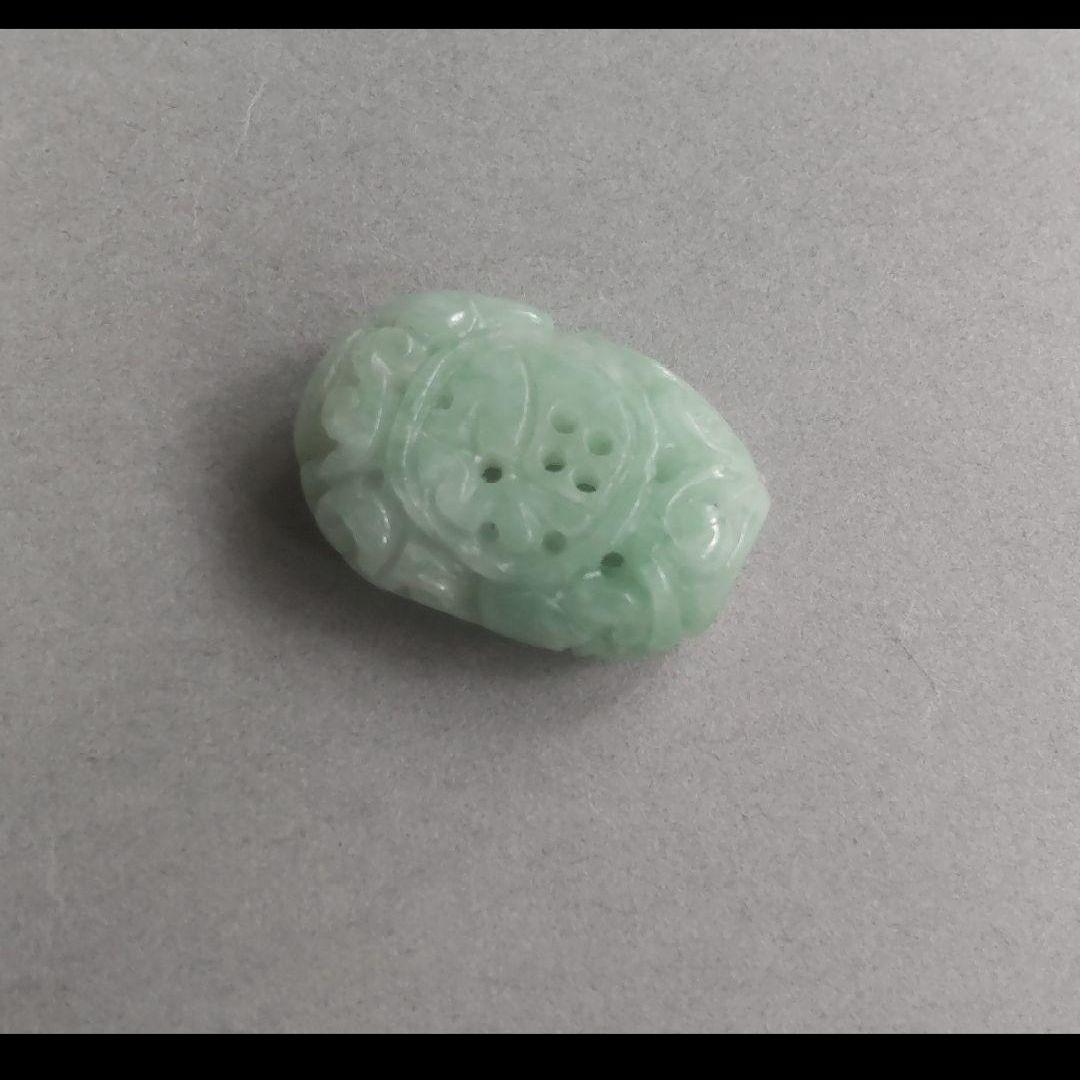 82R112ひすい 翡翠 アクセサリー 根付 ペンダントイヤリング