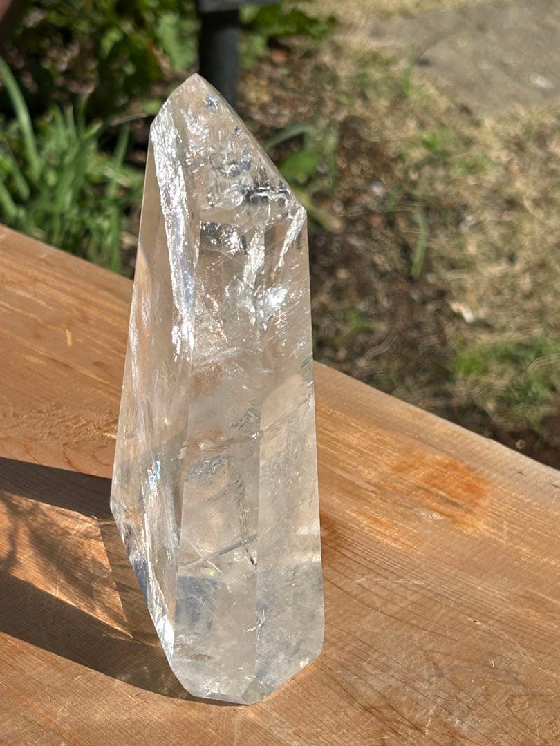 水晶透明度が高く最高品質AAAAAレインボークラック入