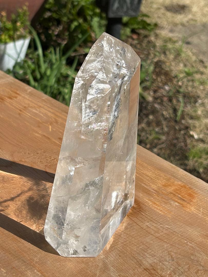 水晶透明度が高く最高品質AAAAAレインボークラック入