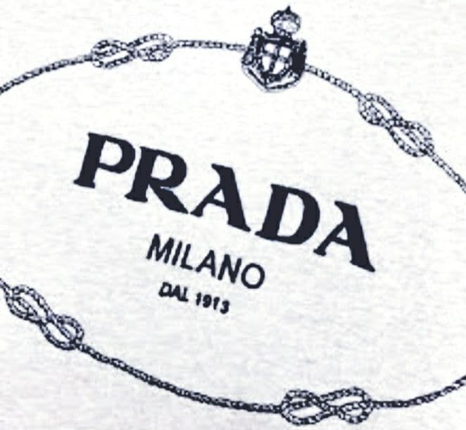 PRADA　プラダ ビジネスバッグ　A4収納 　三角ロゴ　レザー製　美品♪