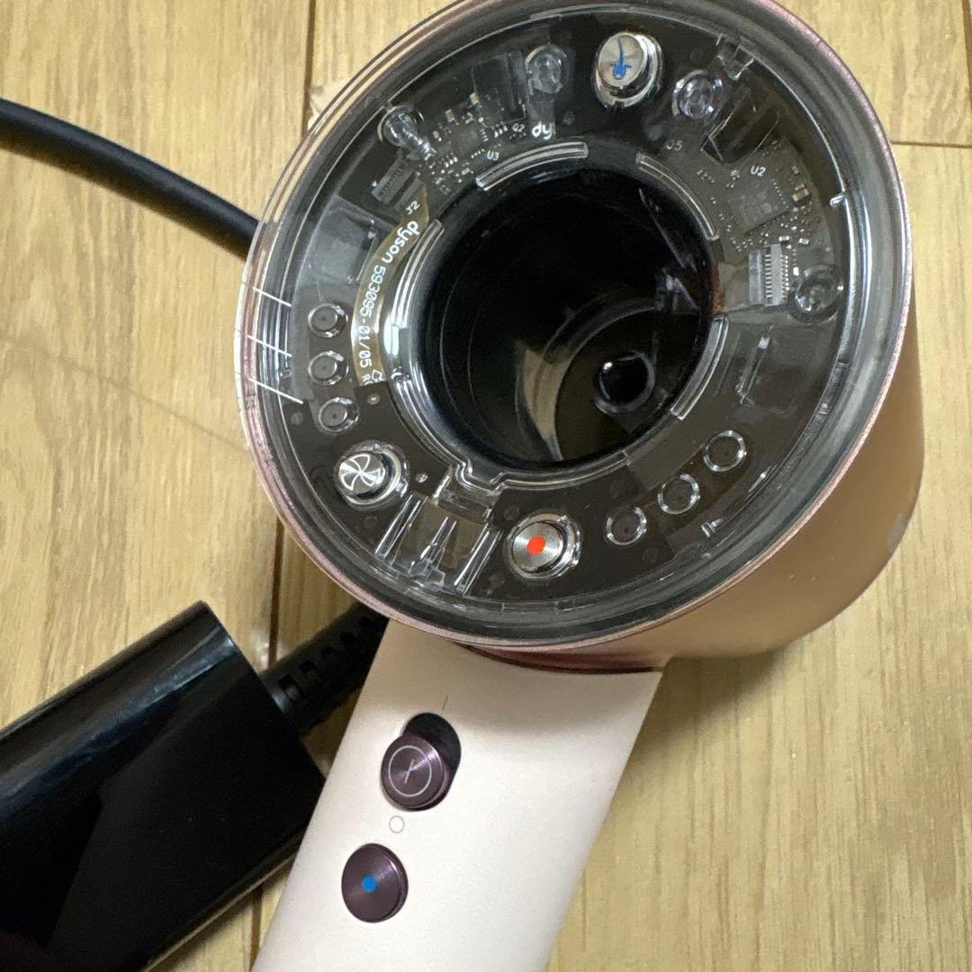 ダイソンドライヤー