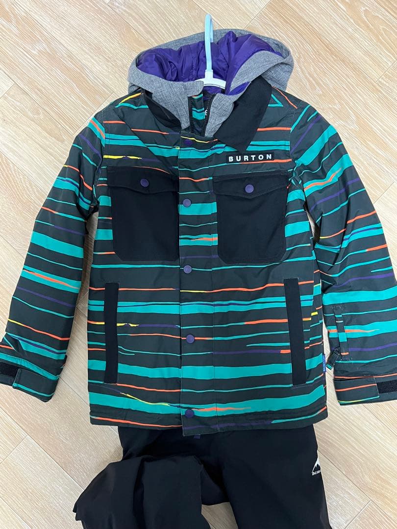 BURTON キッズ　スキーウェア 上下セットSサイズ　130cm