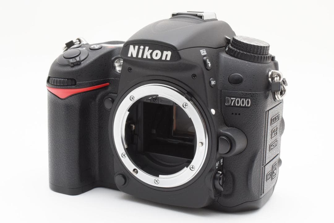 新品級 ニコン D7000 説明書＆箱付き ショット枚数　3334枚　M319