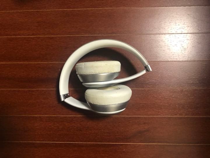 ヘッドホン beats solo2 wireless