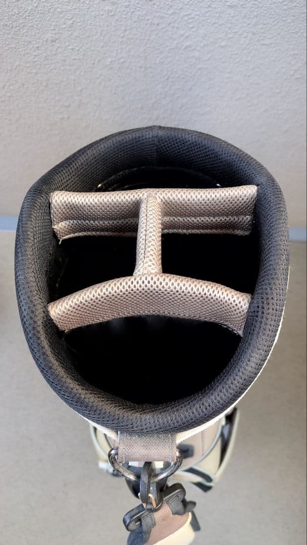 NIKEキャディバッグ シャンパンゴールド47㌅【収納豊富】