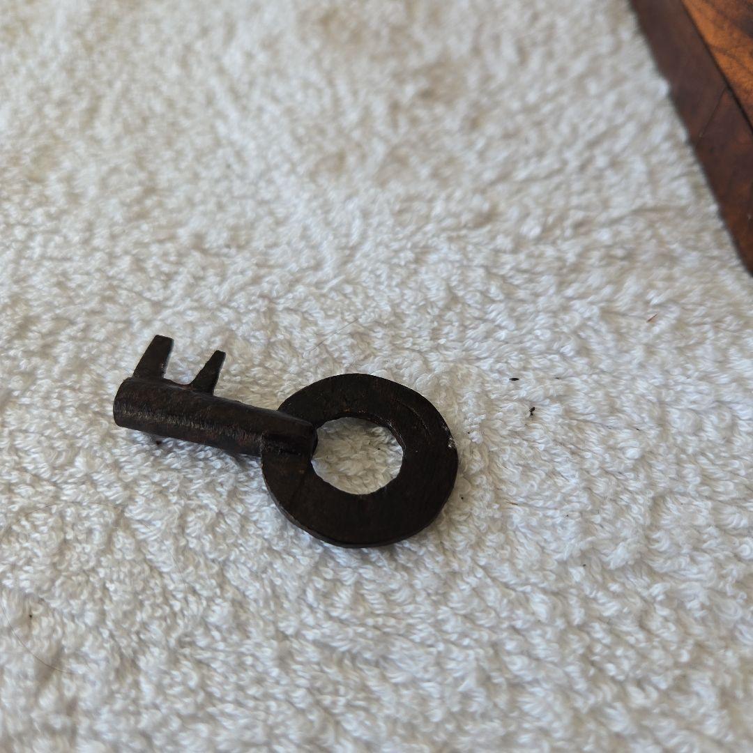 銭箱　鍵付　銭函　千両箱　古民具　古道具　箪笥　時代箪笥　太鼓鋲　大正浪漫