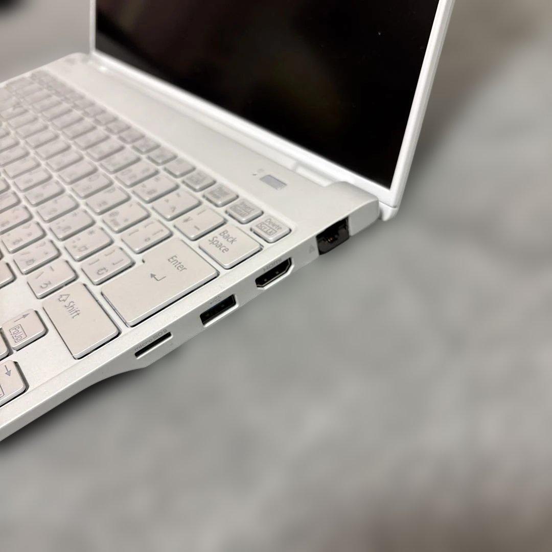 富士通 ノートパソコン LIFEBOOK UH08/H3 FMVU8H3WD1