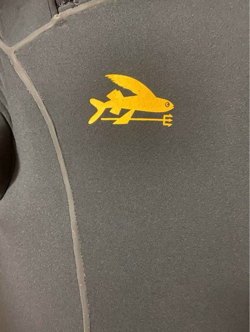 試着のみ未使用パタゴニア　ウェットスーツ