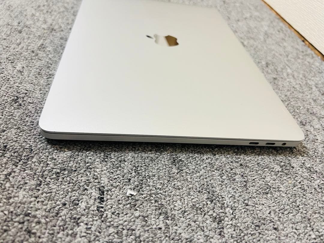MacBook本体 Macbook Pro 2020 Core i7/16/512GB