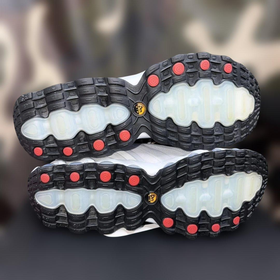 Nike　ナイキ エア マックス Dn8 レザー　２６ｃｍ