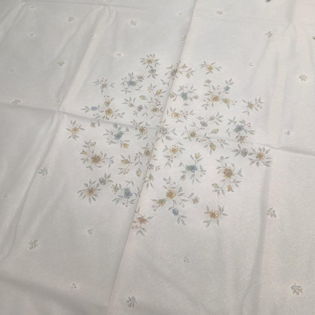 花柄刺繍円形テーブルクロス　撥水加工