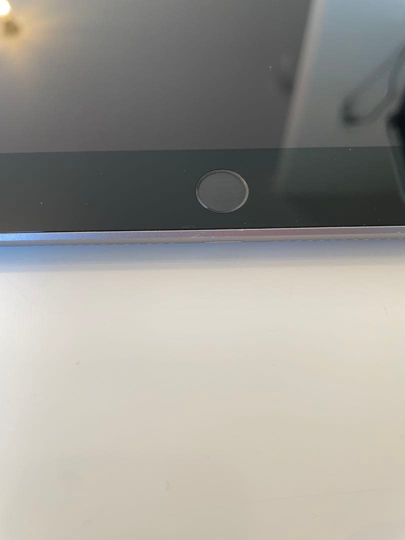 Apple iPad 第六世代　32GB Wifiモデル