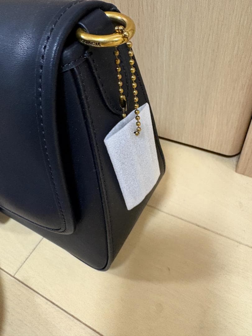 COACH ブラックレザーショルダーバッグ ゴールド金具付き ZB0066