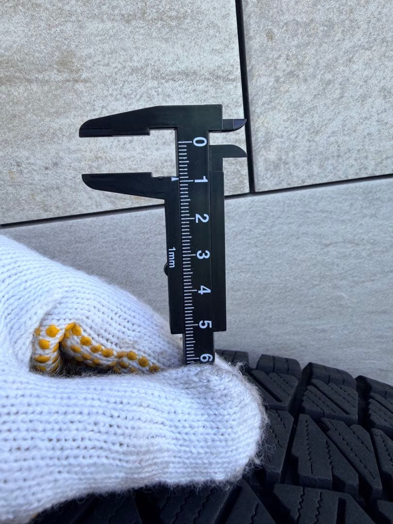 美品ハリアー純正 ブリヂストン DM-V3 スタッドレスタイヤ 19インチ