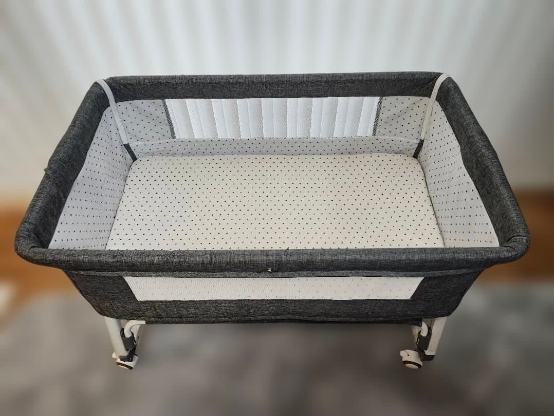 【☆美品☆】ベビーベッド　添い寝、ゆりかご、高さ調整可能