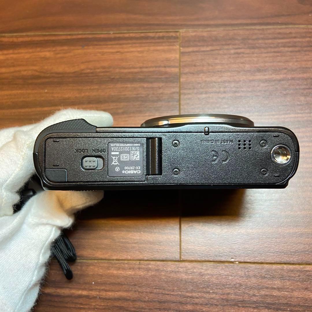 CASIO EXILIM EX-ZR700 デジカメ ほぼ新品 3817