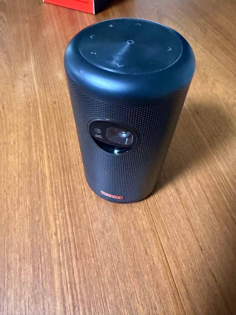 Nebula Capsule プロジェクター本体