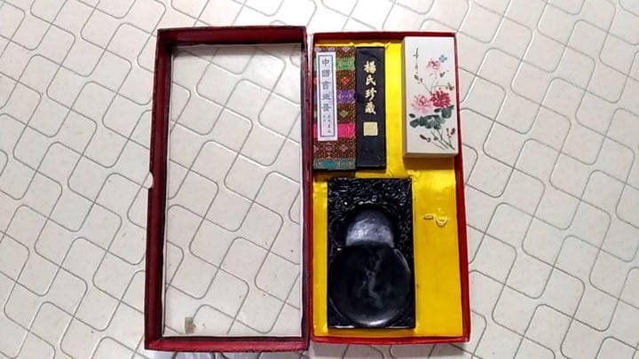 中国書画墨　墨 萬壽無疆 楊氏珍蔵　硯　すずり　墨　画像の物全て　まとめ売り