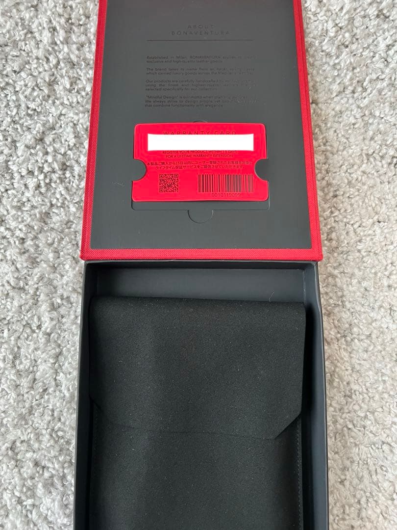 【新品未使用】ボナベンチュラ　iphone16 plus スマホカバー