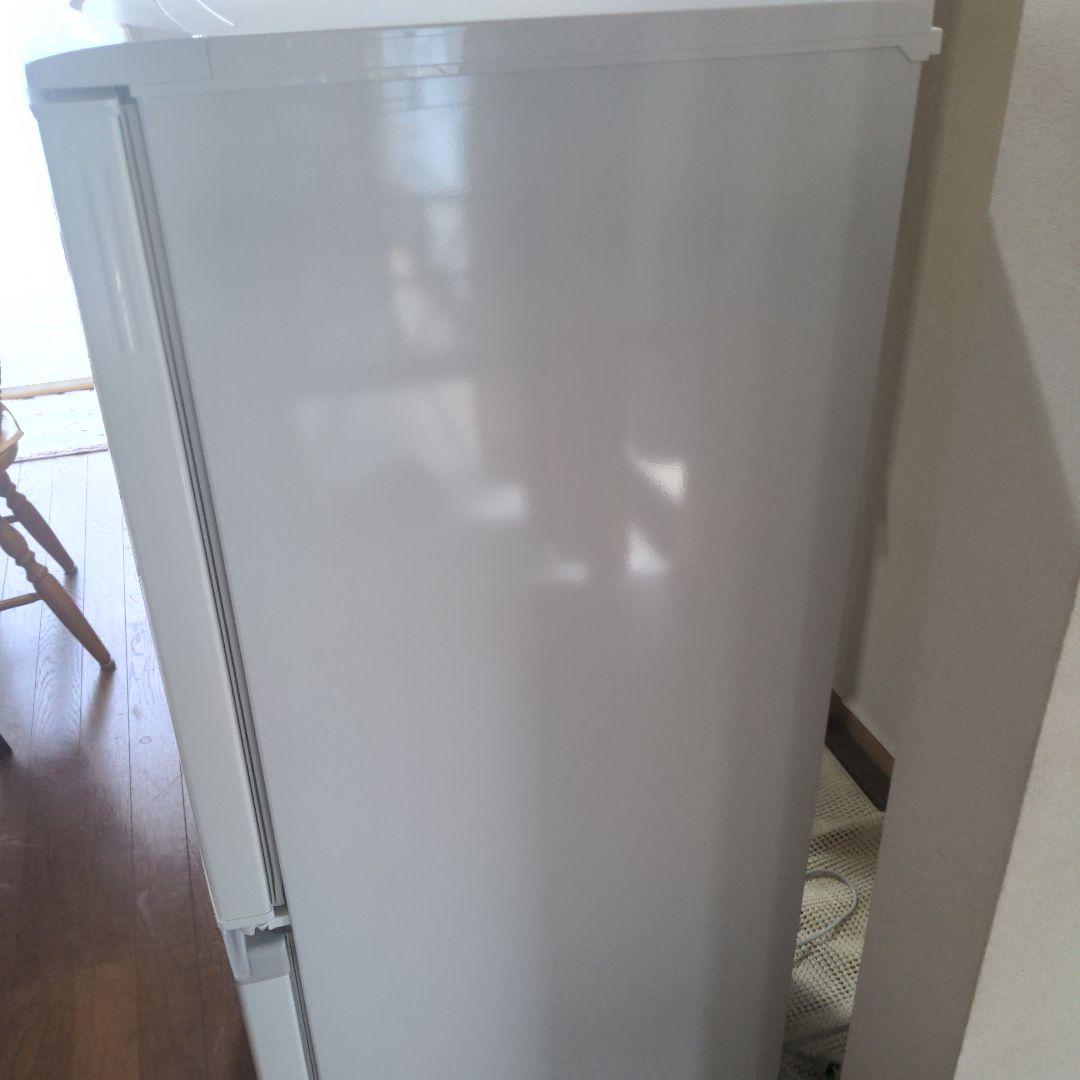 ホワイト冷蔵庫 シンプルデザイン