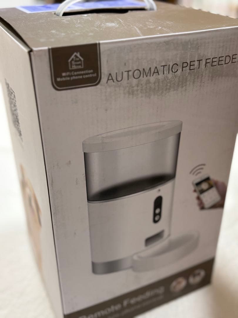 ペットカメラ付き自動給餌器