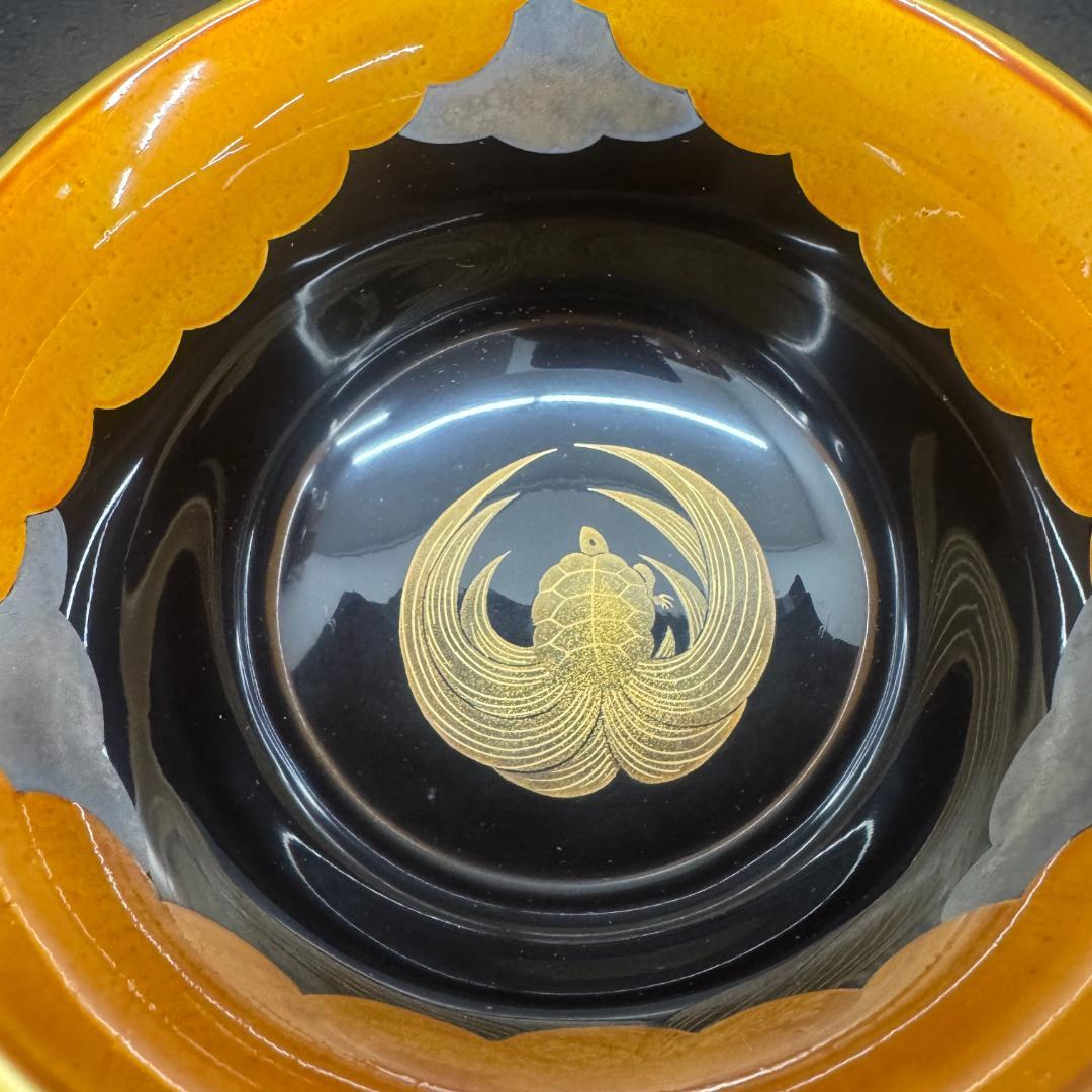 輪島塗　鶴亀蒔絵　壹対　高級漆器 共箱　共布