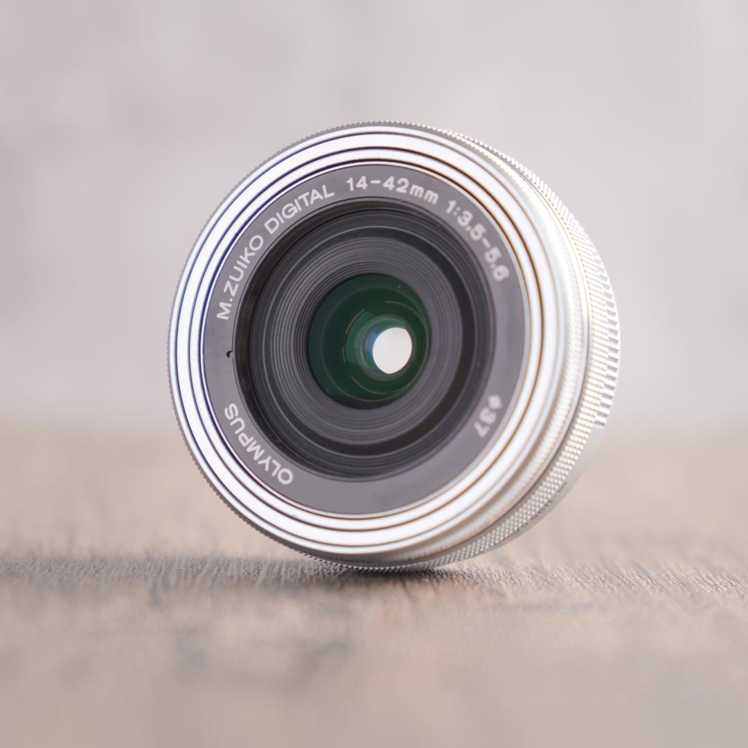 ✨ショット数323回で新品級✨OLYMPUS PEN E-PL10　10353