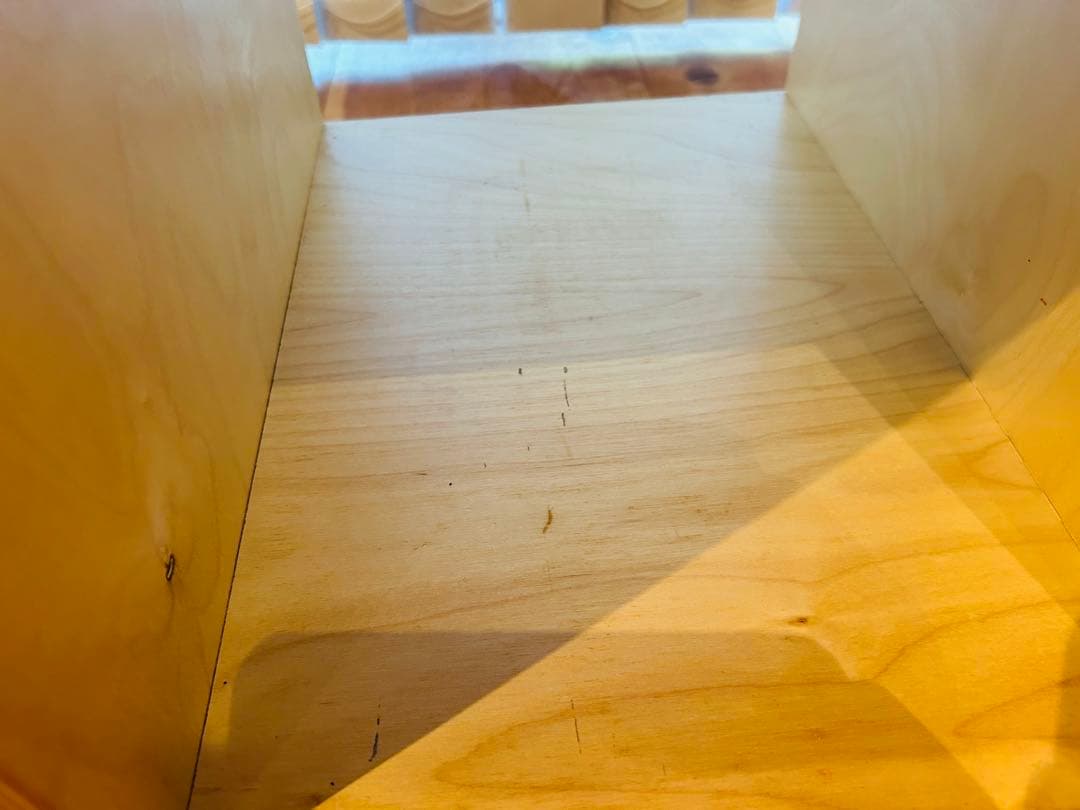 ベンチ 本棚 OFFI 赤いクッション付き オープンシェルフ レコード入れ