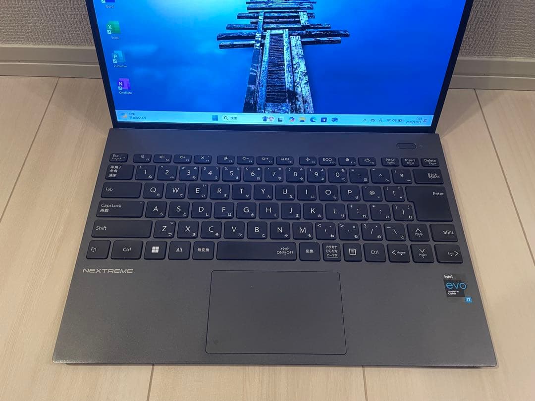 NEC NEXTREME Carbon i7 11世代 256GB Office