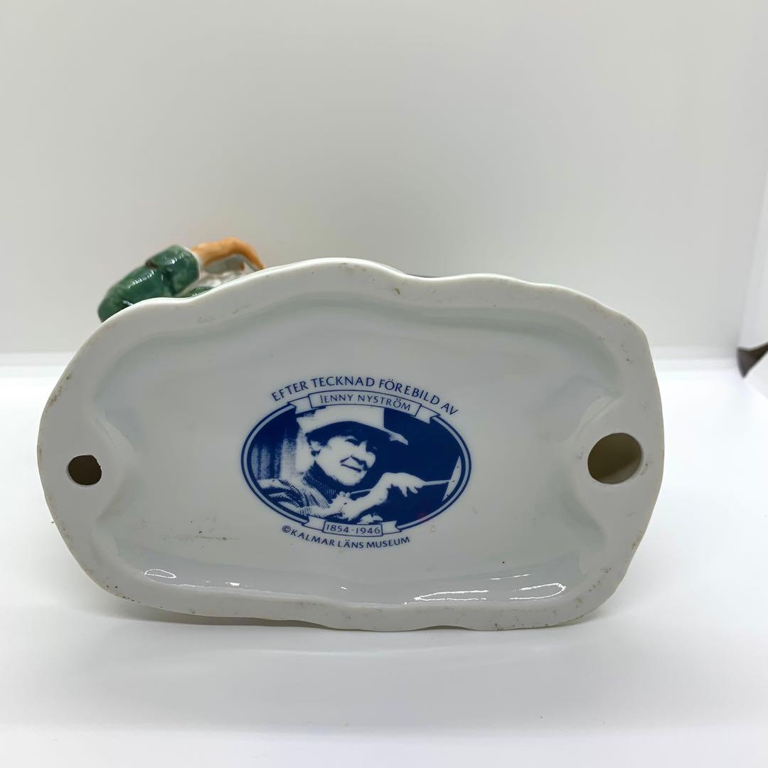 イェニー・ニューストロム　トムテ　陶磁器製のランタン型フィギュリン　スウェーデン